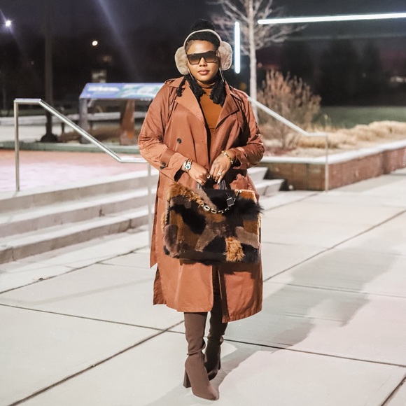 Meet your Posher, It’s - Picture 5 of 8